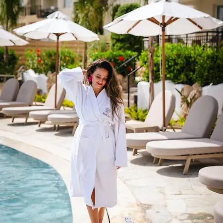 Wellclub - Family Wellness & Seaview Suites
