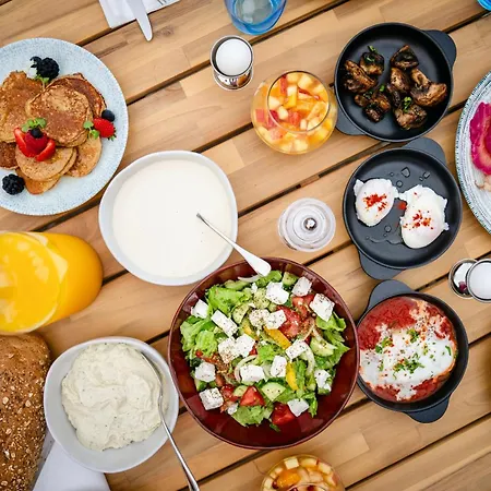 Готель Wellclub - Family Wellness & Seaview Suites 4*