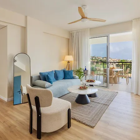 Wellclub - Family Wellness & Seaview Suites Готель 4*