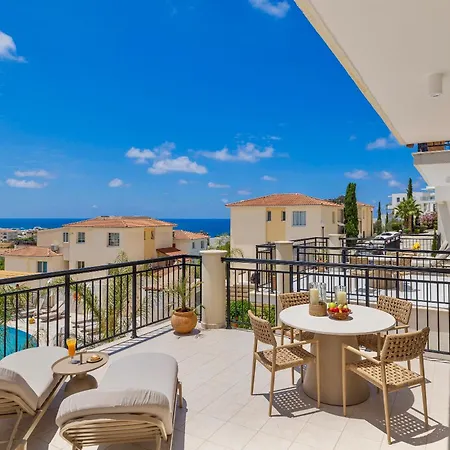 Готель Wellclub - Family Wellness & Seaview Suites