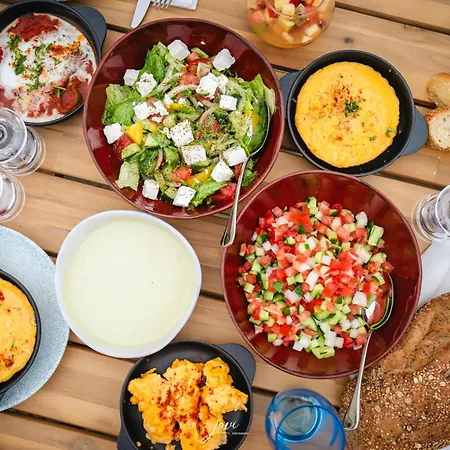 Wellclub - Family Wellness & Seaview Suites Пафос